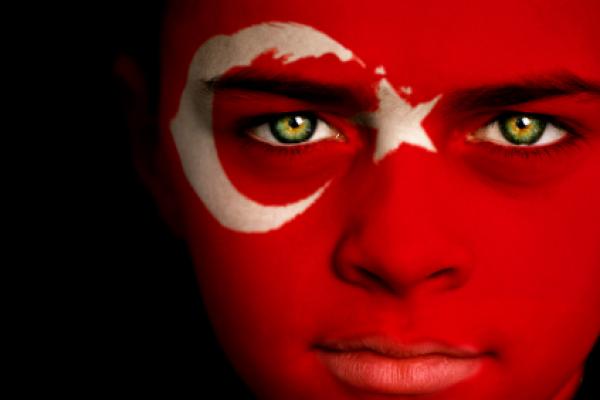 turkey-flag-on-face
